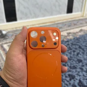 iPhone 15 Pro cehol