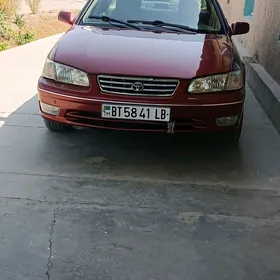 Toyota Camry 2001