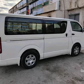 Toyota Hiace 2009