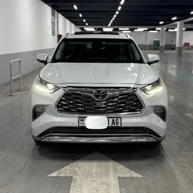 Toyota Highlander 2021