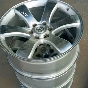 Tayota prada disga 22 razmer