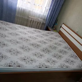 спальная кровать б/у