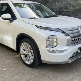 Mitsubishi Outlander 2022