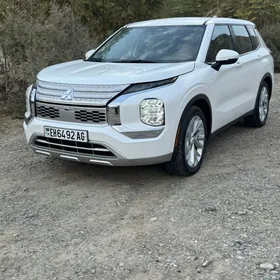 Mitsubishi Outlander 2022