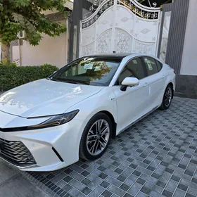 Toyota Camry 2025