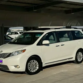 Toyota Sienna 2011