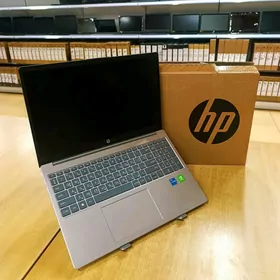 HP / i5-13 / SSD 512GB