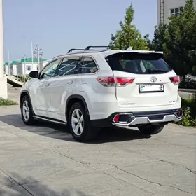 Toyota Highlander 2016