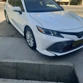 Toyota Camry 2020