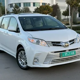 Toyota Sienna 2020