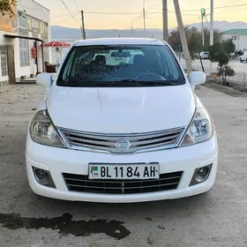 Nissan Versa 2012