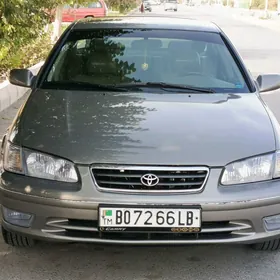 Toyota Camry 2000