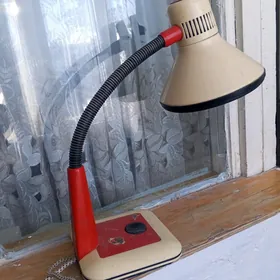 настольная лампа