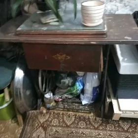 tikin maşiniň ayağı