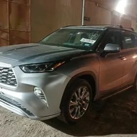 Toyota Highlander 2020