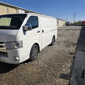 Toyota Hiace 2010