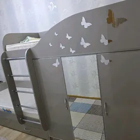 двухярусная  кровать +шифонер