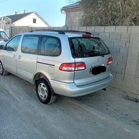 Toyota Sienna 2002