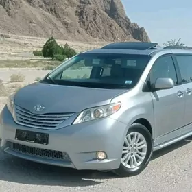 Toyota Sienna 2015