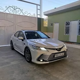 Toyota Camry 2018