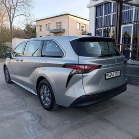 Toyota Sienna 2021