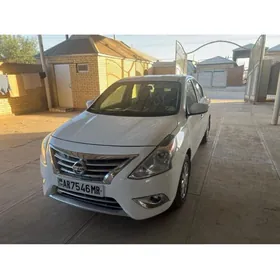 Nissan Versa 2015