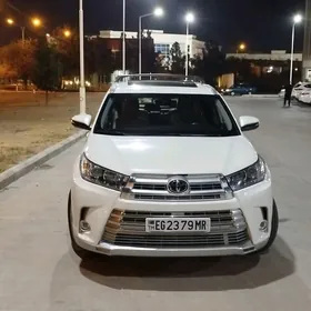 Toyota Highlander 2019