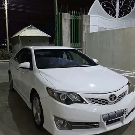 Toyota Camry 2013