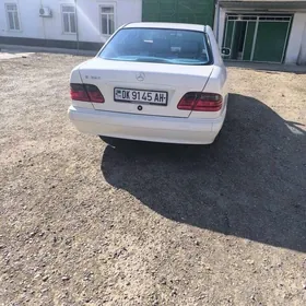 Mercedes-Benz E320 2002