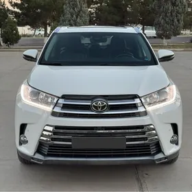 Toyota Highlander 2019