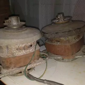 мотор на стиральную машинку .