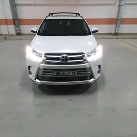 Toyota Highlander 2019