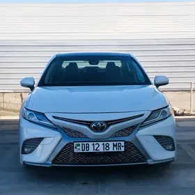 Toyota Camry 2019