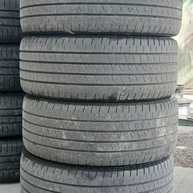 Kamplekt 235 45 18 Bridgestone