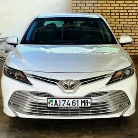 Toyota Camry 2018