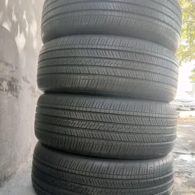 Kamplekt 235 55 20 Teker