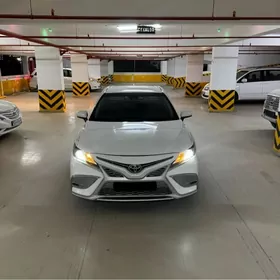 Toyota Camry 2020