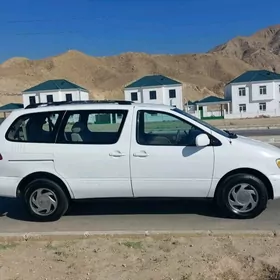 Toyota Sienna 2000