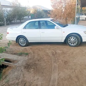 Toyota Camry 2001