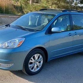 Toyota Sienna 2003