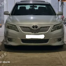 Iş gözleýän öz maşynymda