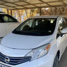 Nissan Versa 2015