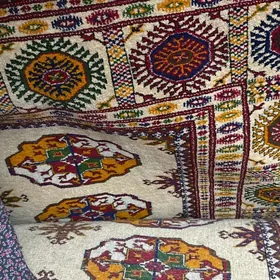 Turkmen ak haly gyzylarbat