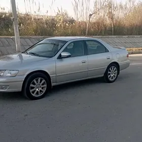 Toyota Camry 2001