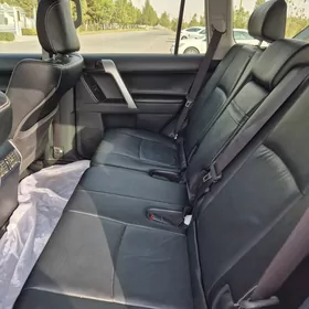 Toyota Land Cruiser Prado 2024