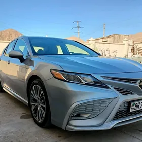 Toyota Camry 2020