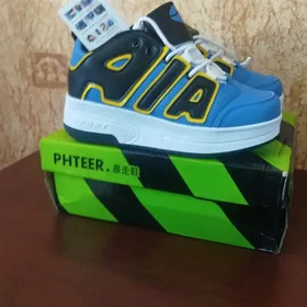 кроссовки -ролики