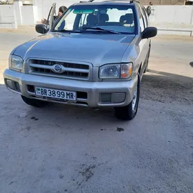 Nissan Pathfinder 2000