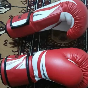 Боксёрские перчатки