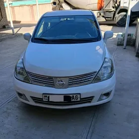Nissan Versa 2011